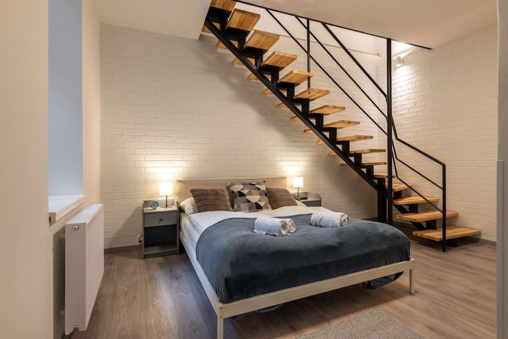 דירות Eclectic And Design Duplex In פראג מראה חיצוני תמונה