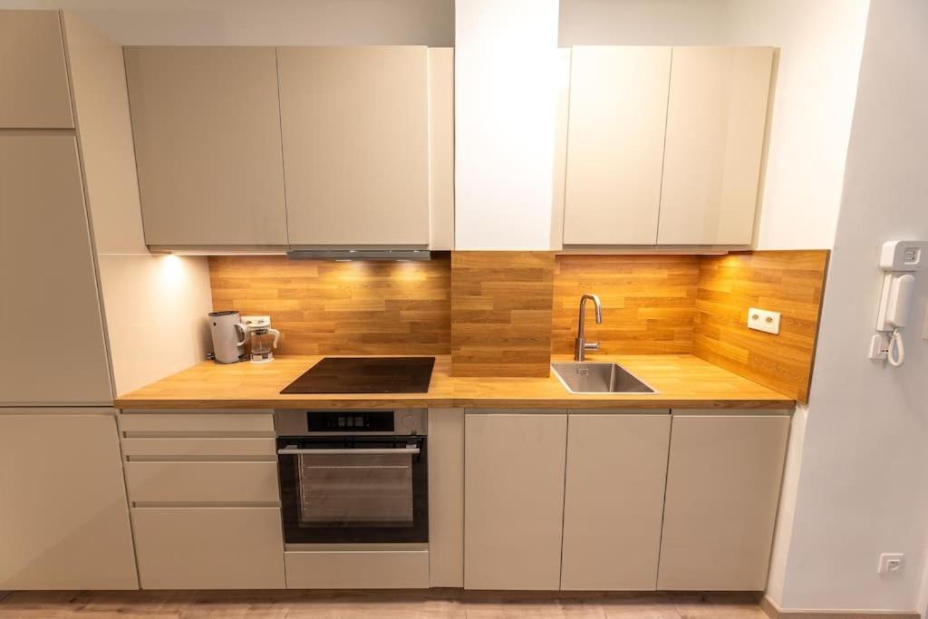 דירות Eclectic And Design Duplex In פראג מראה חיצוני תמונה