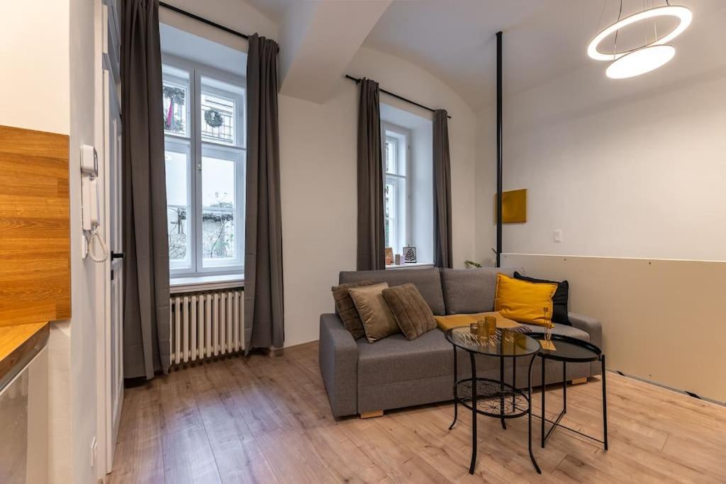 דירות Eclectic And Design Duplex In פראג מראה חיצוני תמונה