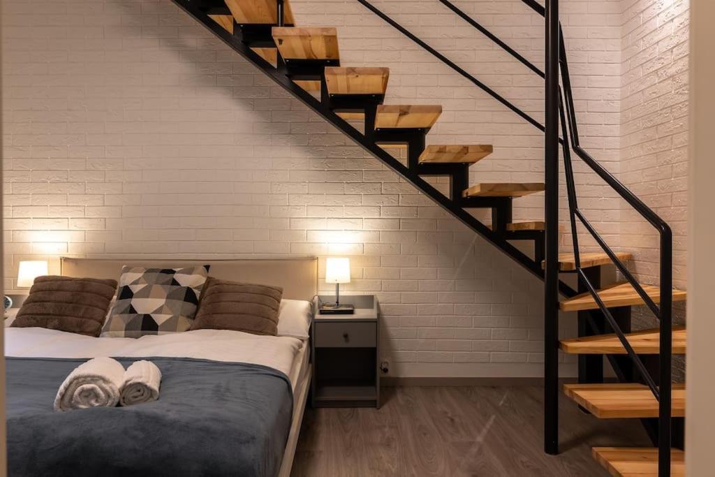 דירות Eclectic And Design Duplex In פראג מראה חיצוני תמונה