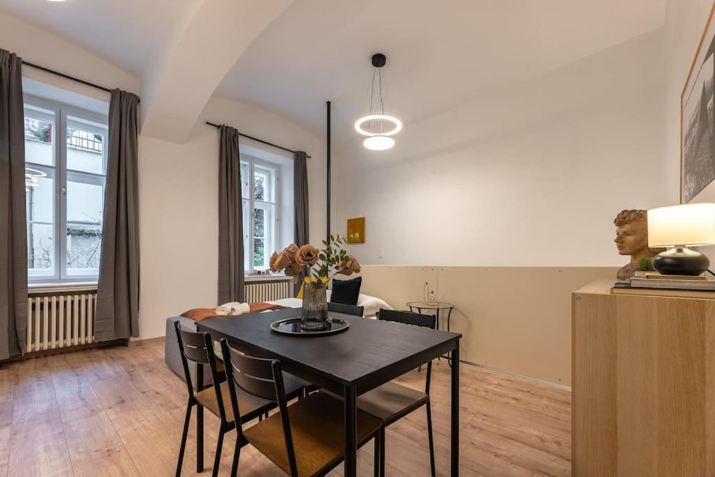 דירות Eclectic And Design Duplex In פראג מראה חיצוני תמונה
